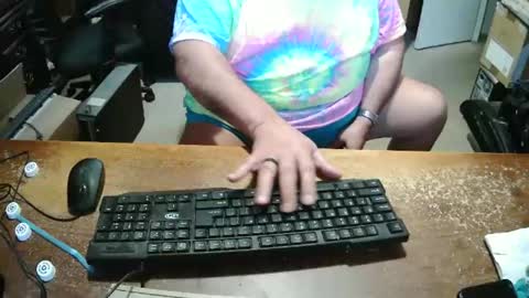 Snapshot of bucku2 chatting on 11-27-25, 01:57 Bucku2 online show from 11-27-25, 01:57