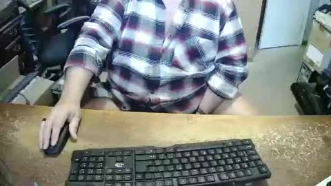 Snapshot of bucku2 chatting on 12-14-25, 05:51 Bucku2 online show from 12-14-25, 05:51