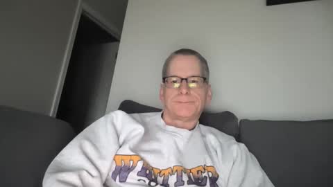 Snapshot of budman004 chatting on 02-21-26, 10:11 budman004 online show from 02-21-26, 10:11