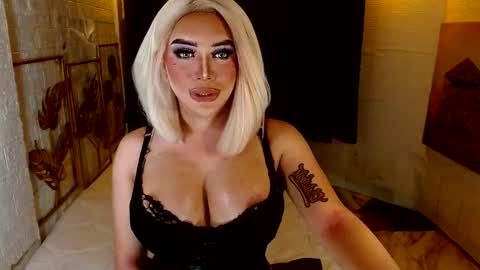 Lucienne online show from 09-29-25, 10:25