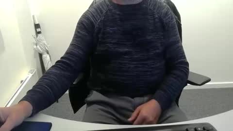 Snapshot of buggemann chatting on 09-15-25, 03:39 buggemann online show from 09-15-25, 03:39