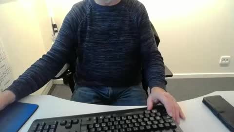 Snapshot of buggemann chatting on 11-13-25, 07:29 buggemann online show from 11-13-25, 07:29