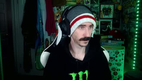 Snapshot of builtthispool chatting on 09-08-25, 05:56 Built This Pool online show from 09-08-25, 05:56