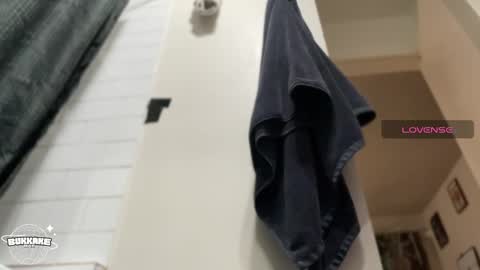 Snapshot of bukkakebae chatting on 12-23-24, 10:10 bukkakebae online show from 12-23-24, 10:10