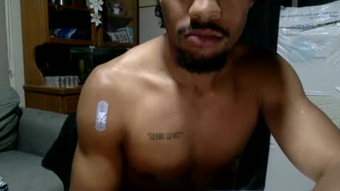 Snapshot of bulaboy27 chatting on 01-02-25, 02:35 meaty man online show from 01-02-25, 02:35