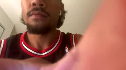 Snapshot of bulaboy27 chatting on 01-30-25, 11:33 meaty man online show from 01-30-25, 11:33