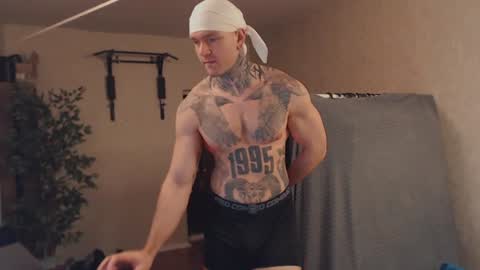 Snapshot of bulatov_x chatting on 01-29-25, 07:32 Dmitriy online show from 01-29-25, 07:32