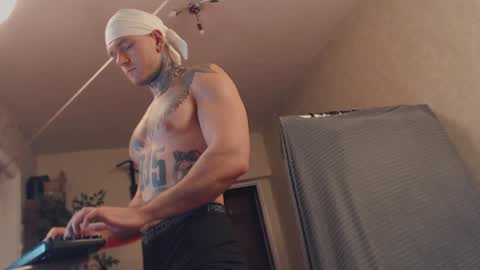 Snapshot of bulatov_x chatting on 01-29-25, 10:43 Dmitriy online show from 01-29-25, 10:43