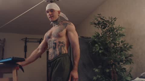 Snapshot of bulatov_x chatting on 02-08-25, 04:57 Dmitriy online show from 02-08-25, 04:57