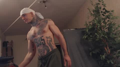 Snapshot of bulatov_x chatting on 02-14-25, 07:49 Dmitriy online show from 02-14-25, 07:49