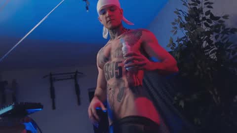 Snapshot of bulatov_x chatting on 02-19-25, 09:14 Dmitriy online show from 02-19-25, 09:14