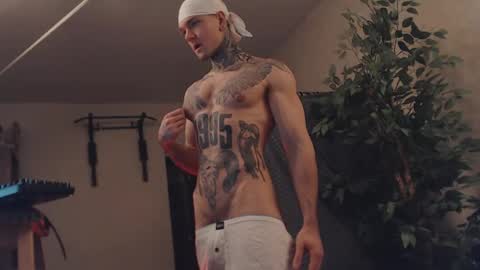 Snapshot of bulatov_x chatting on 02-21-25, 11:43 Dmitriy online show from 02-21-25, 11:43