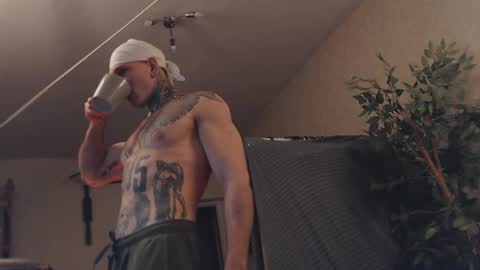 Snapshot of bulatov_x chatting on 02-25-25, 09:46 Dmitriy online show from 02-25-25, 09:46