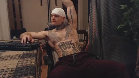 Snapshot of bulatov_x chatting on 03-02-25, 06:51 Dmitriy online show from 03-02-25, 06:51