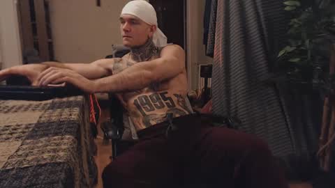 Snapshot of bulatov_x chatting on 03-06-25, 05:54 Dmitriy online show from 03-06-25, 05:54