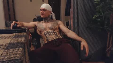 Snapshot of bulatov_x chatting on 03-08-25, 09:18 Dmitriy online show from 03-08-25, 09:18