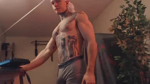 Snapshot of bulatov_x chatting on 03-11-25, 06:41 Dmitriy online show from 03-11-25, 06:41