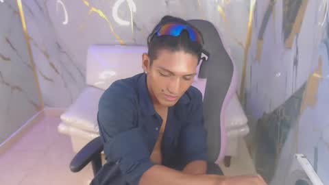 bull_cam online show from 10-03-25, 08:06