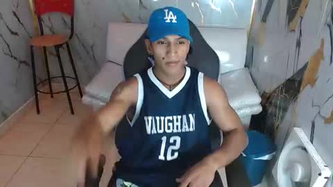 bull_cam online show from 01-18-26, 04:22