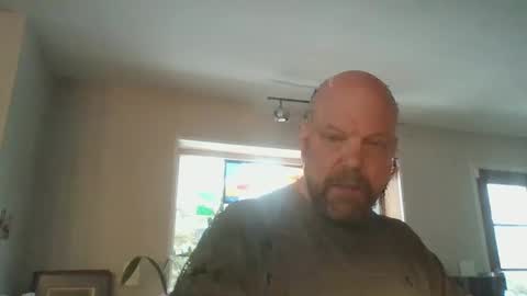 Snapshot of bulldog302w chatting on 01-19-25, 05:18 bulldog302w online show from 01-19-25, 05:18