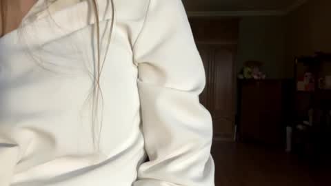Mary online show from 05-20-26, 02:01