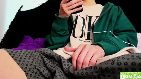 Snapshot of bumblubee chatting on 12-05-24, 06:44 Tonny online show from 12-05-24, 06:44