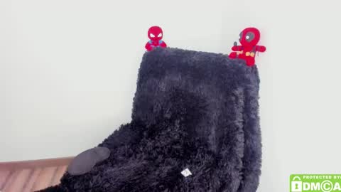 Snapshot of bumblubee chatting on 12-18-24, 07:19 Tonny online show from 12-18-24, 07:19