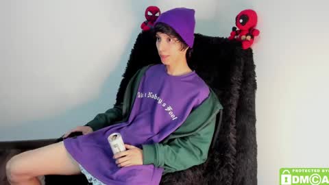 Snapshot of bumblubee chatting on 12-24-24, 02:21 Tonny online show from 12-24-24, 02:21