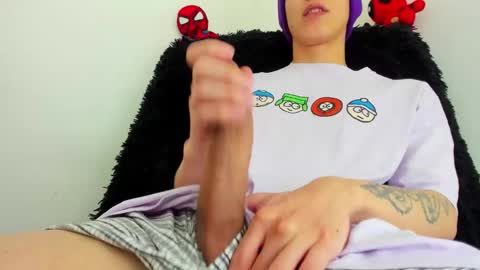 Snapshot of bumblubee chatting on 02-06-25, 05:09 Tonny online show from 02-06-25, 05:09