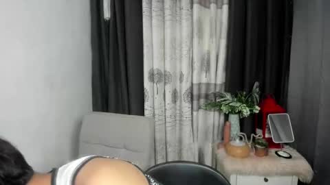 Snapshot of bump_me_baby chatting on 12-01-25, 07:46 zy online show from 12-01-25, 07:46