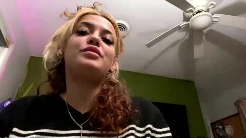 Snapshot of bunnibaby333 chatting on 09-22-25, 05:42 bunnibaby333 online show from 09-22-25, 05:42