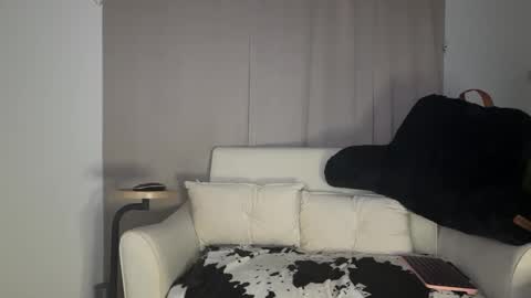 Snapshot of bunnibunxo chatting on 11-01-25, 06:32 Andrea online show from 11-01-25, 06:32