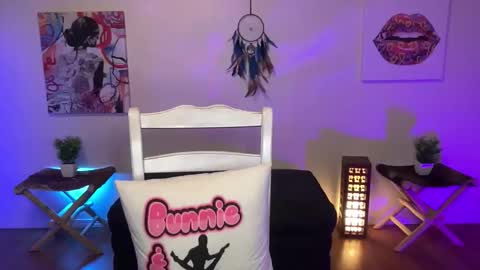 Snapshot of bunnieandthedude chatting on 06-01-26, 12:40 BUNNIE and THE DUDE TheLebowskis online show from 06-01-26, 12:40
