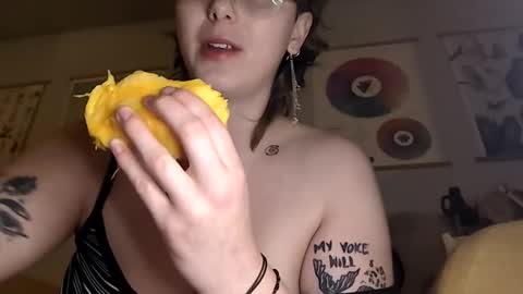 bunny_anon online show from 04-28-26, 06:07