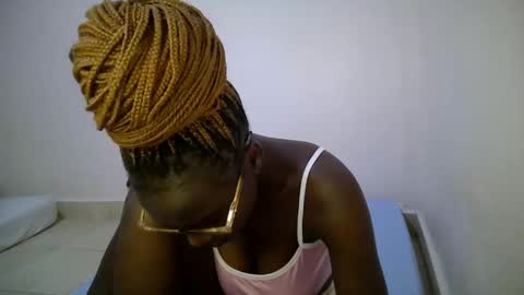 Snapshot of bunny_bliss1 chatting on 05-15-26, 09:00 bunny_bliss1 online show from 05-15-26, 09:00