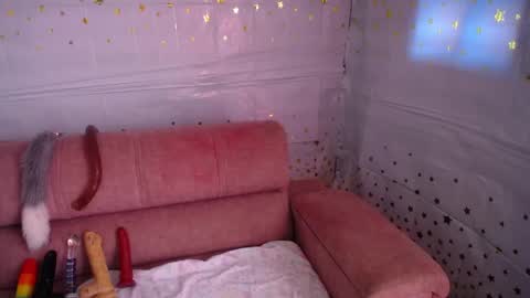 NINA online show from 04-25-26, 01:41