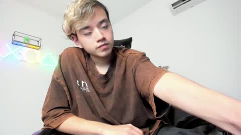 bunny online show from 01-21-25, 03:43