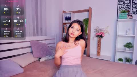 Snapshot of bunny_nova chatting on 10-30-25, 08:05 Aria online show from 10-30-25, 08:05