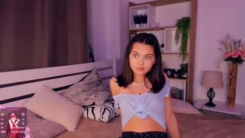 Snapshot of bunny_nova chatting on 11-12-25, 08:04 Aria online show from 11-12-25, 08:04