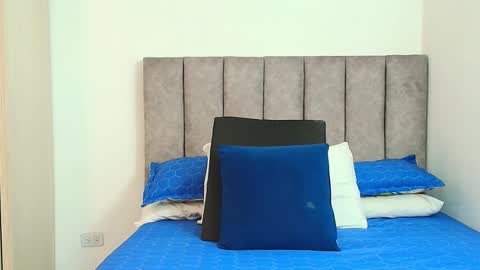 Carolina online show from 10-08-25, 04:21