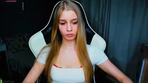 Snapshot of bunny_wetty chatting on 11-11-25, 06:52 ruslana online show from 11-11-25, 06:52