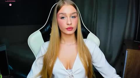 Snapshot of bunny_wetty chatting on 11-23-25, 05:24 ruslana online show from 11-23-25, 05:24