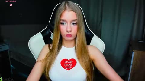 Snapshot of bunny_wetty chatting on 11-25-25, 05:46 ruslana online show from 11-25-25, 05:46