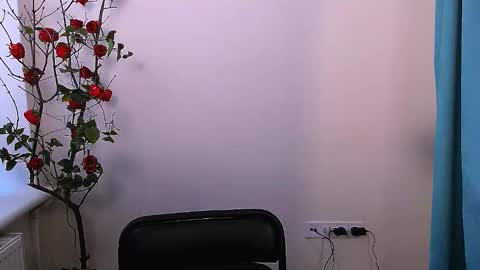 Snapshot of bunnybloom_ chatting on 10-30-25, 04:47 Ariel online show from 10-30-25, 04:47