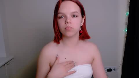 Snapshot of bunnybloom_ chatting on 05-25-26, 08:48 Ariel online show from 05-25-26, 08:48