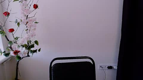 Snapshot of bunnybloom_ chatting on 06-12-26, 03:38 Ariel online show from 06-12-26, 03:38