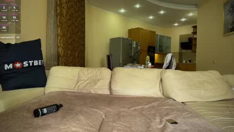 Snapshot of bunnyclide chatting on 02-10-25, 06:45 Bonny and Clide Help us by thumbs up online show from 02-10-25, 06:45