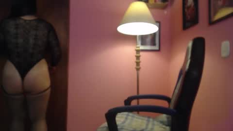 bunnyEmilyR0s33 online show from 11-25-25, 02:28