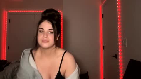 Cassie online show from 12-18-25, 08:09