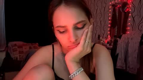 Snapshot of bunnytrussel chatting on 06-05-26, 11:38 Bella online show from 06-05-26, 11:38